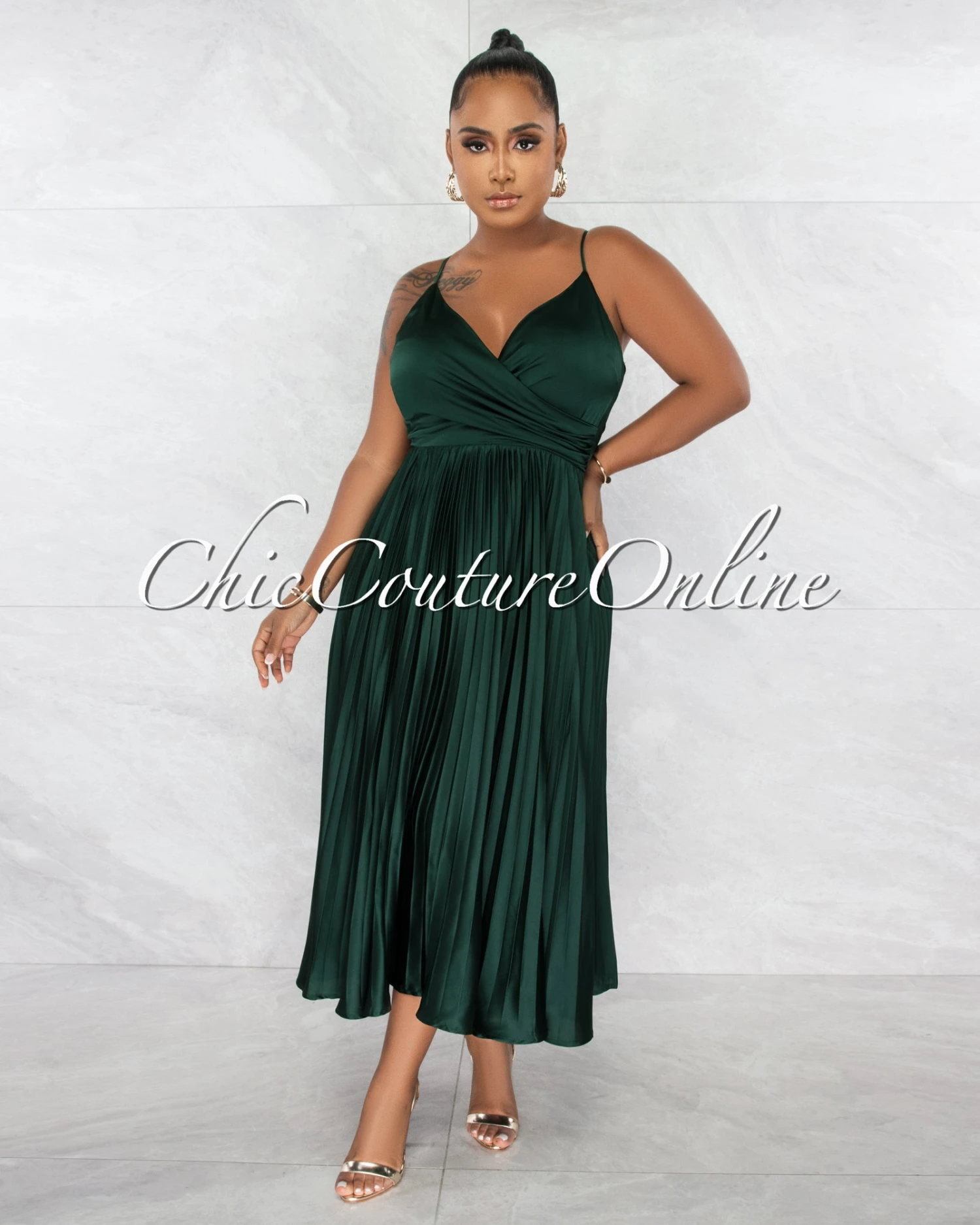 Kallie Hunter Green Key-Hole Back Tie Pleated Silky Midi Dress - Image 2